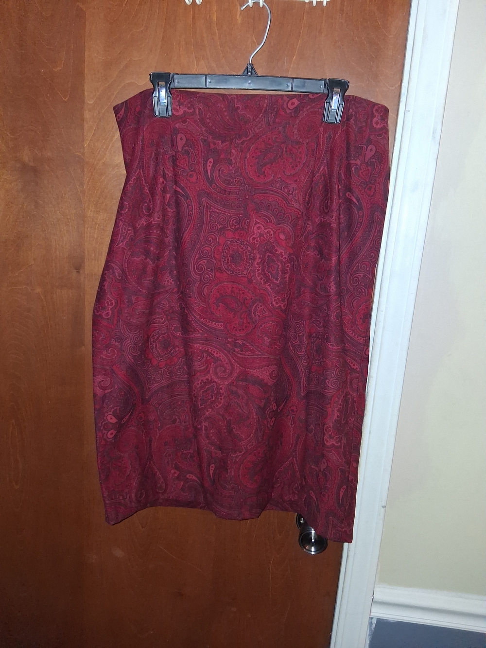 Briggs New York Red Paisley Pencil Skirt